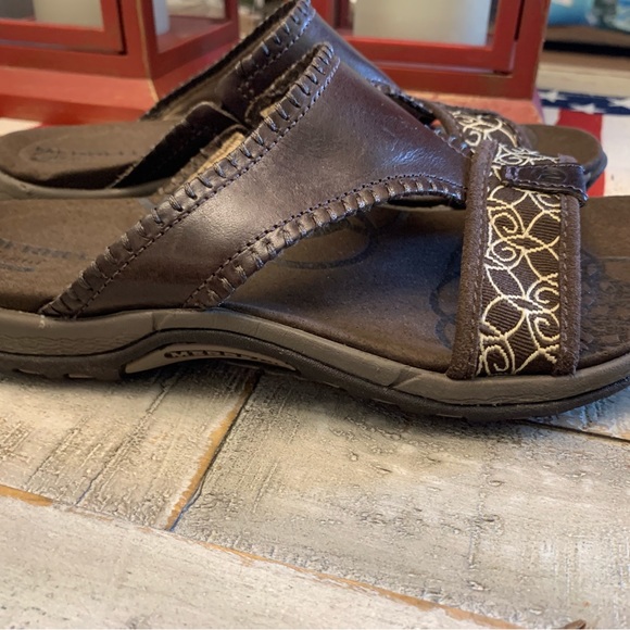 Excellent Women’s MERRELL Form Aircushion Brown Leather Sandals Size US 6 Shoes - Picture 13 of 13